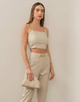 Top Regata Cropped de Couro com Detalhe em Metal Dourado