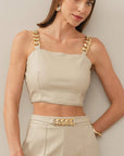 Top Regata Cropped de Couro com Detalhe em Metal Dourado